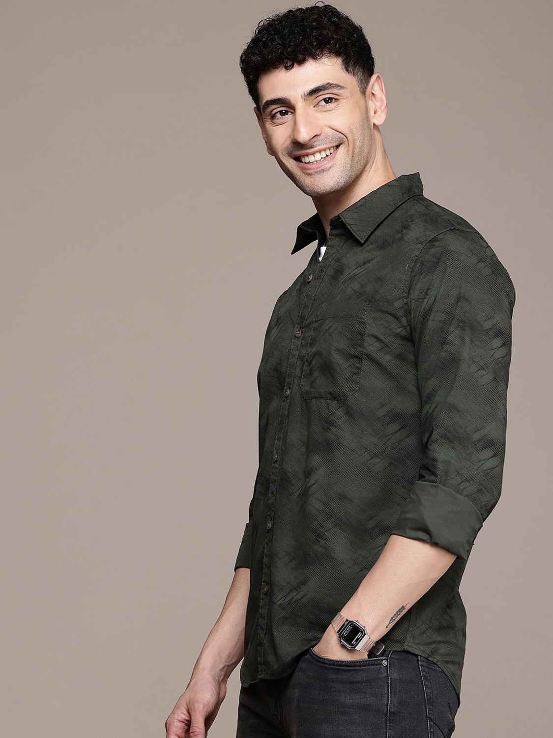 Image of WROGN Men Regular Fit Printed Cut Away Collar Casual Shirt