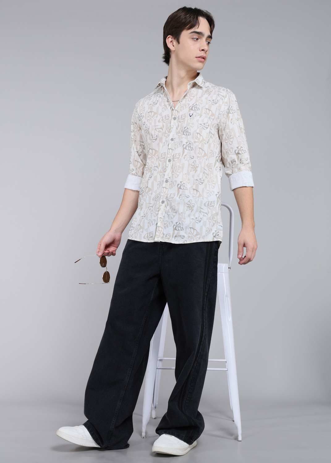 Image of Allen Solly Men Regular Fit Printed, Floral Print Spread Collar Casual Shirt