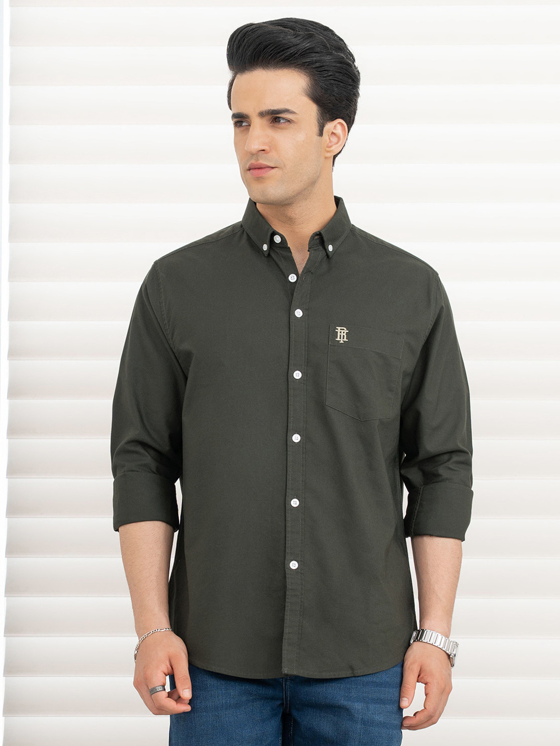 Image of RED TAPE Men Solid Casual Green Shirt