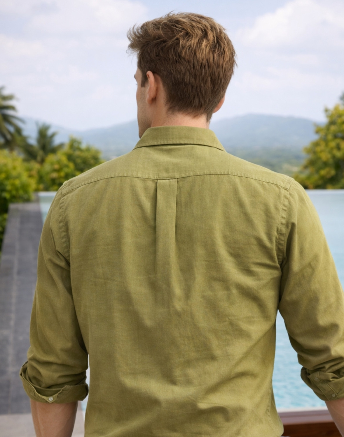 Image of LOUIS PHILIPPE Men Solid Casual Green Shirt