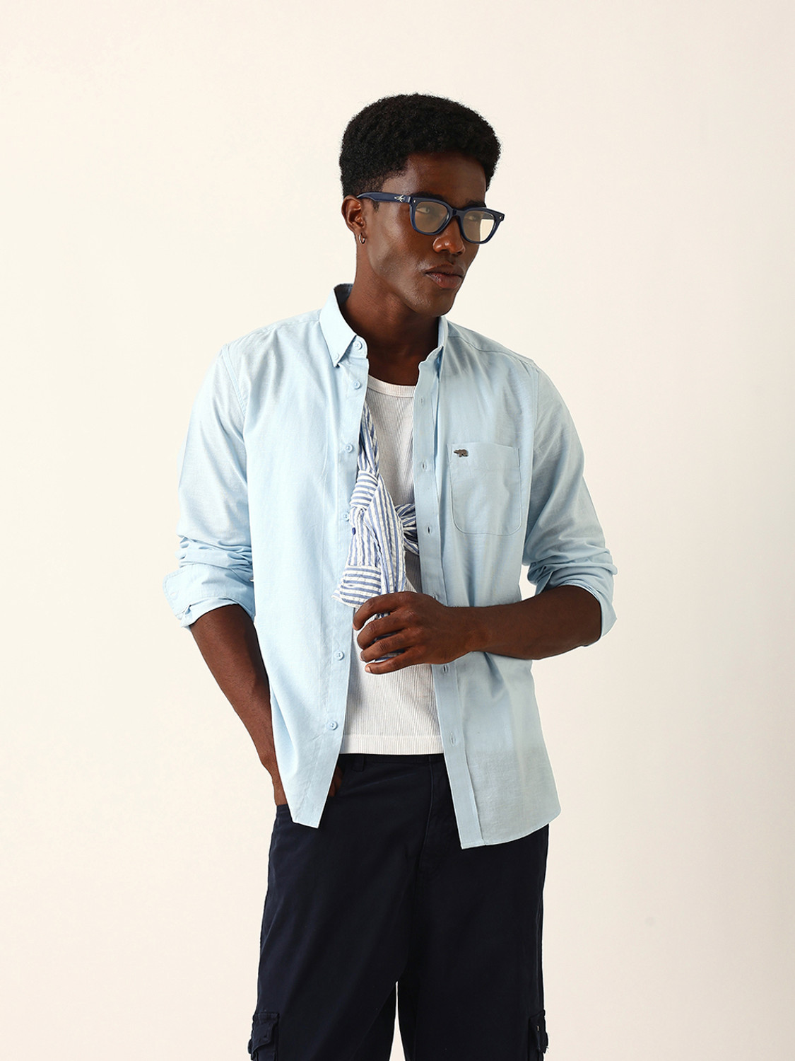 Image of THE BEAR HOUSE Men Solid Casual Blue Shirt