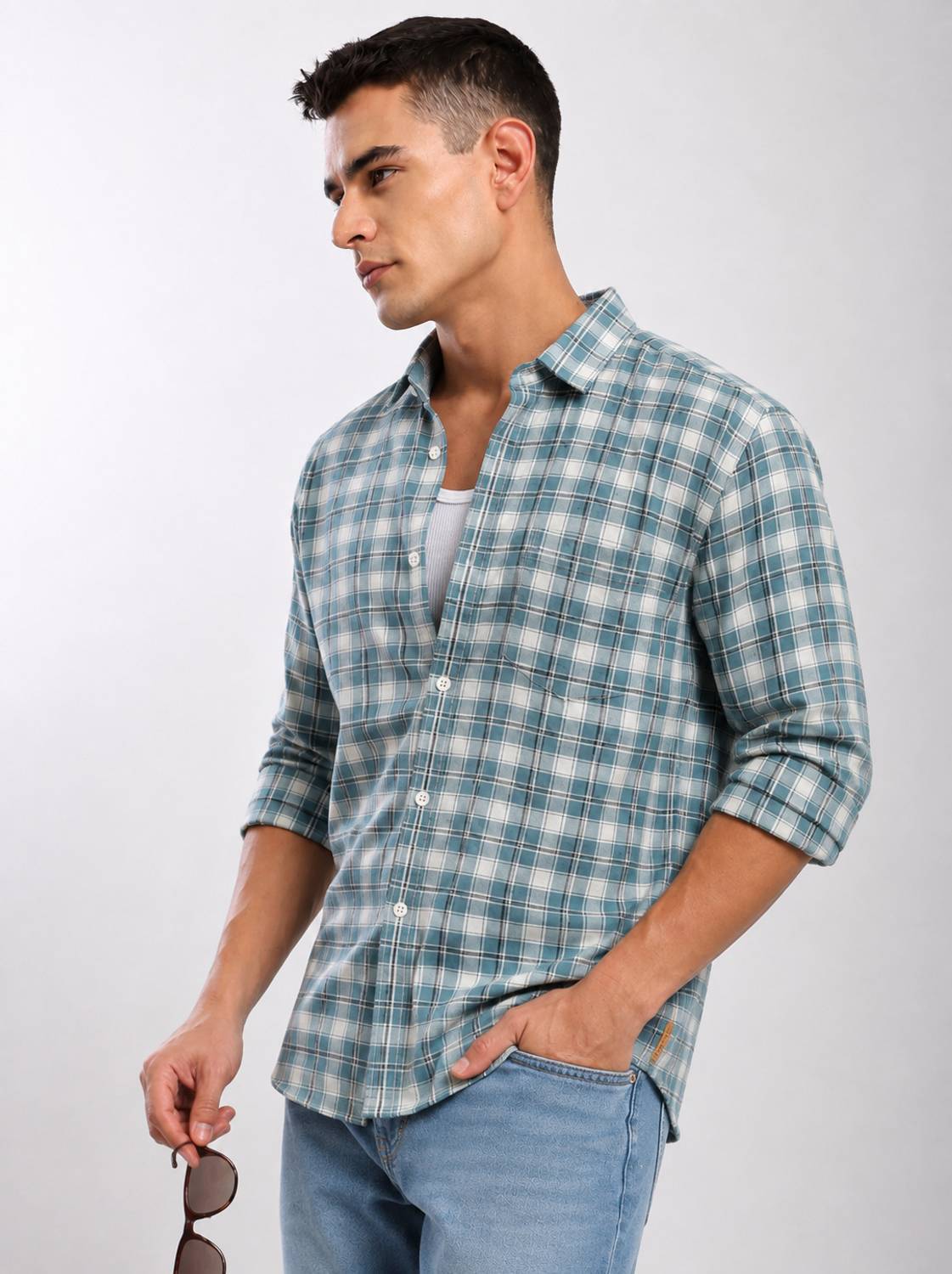 Roadster Men Checkered Light Blue, Cream Shirt - Image 1