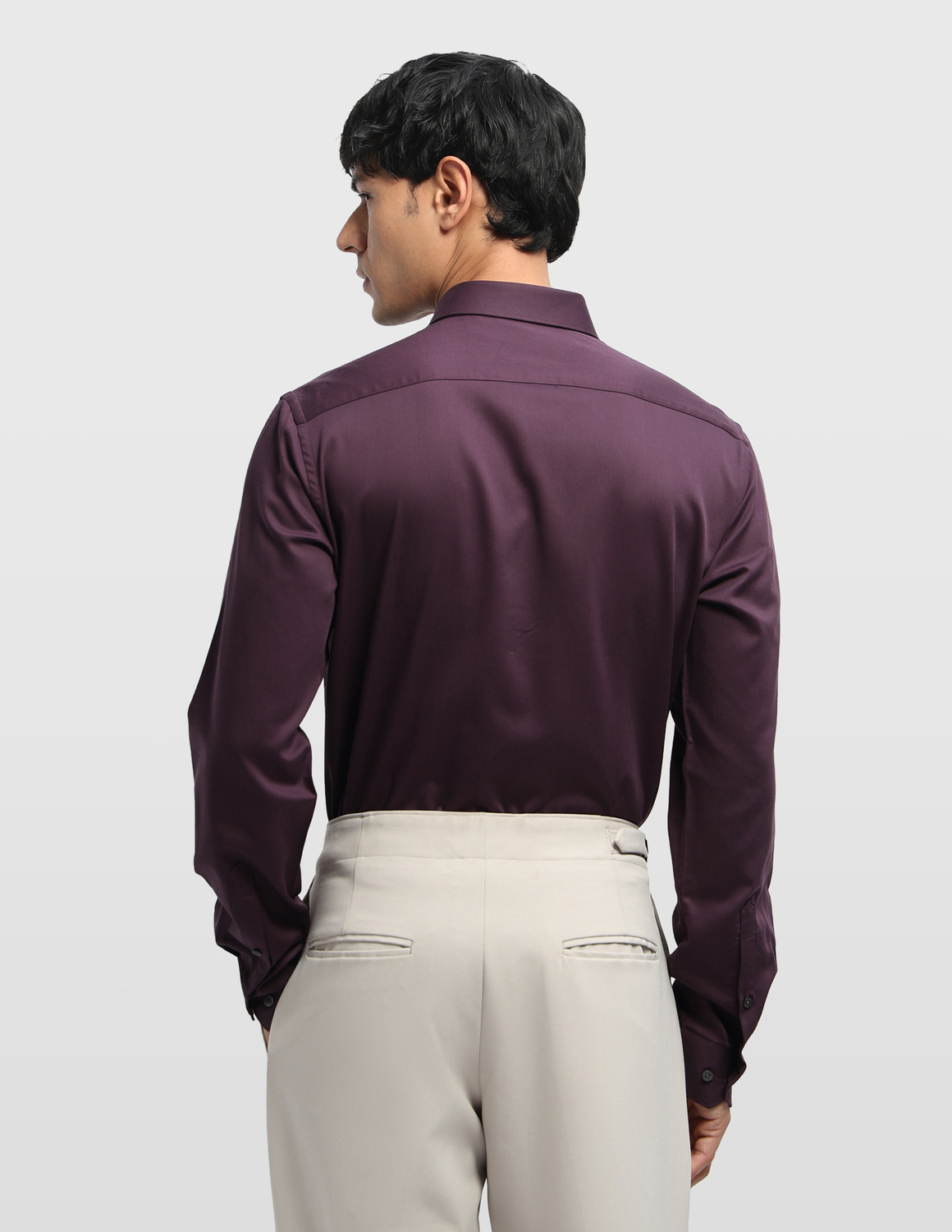 Image of ARROW Men Slim Fit Solid Spread Collar Formal Shirt
