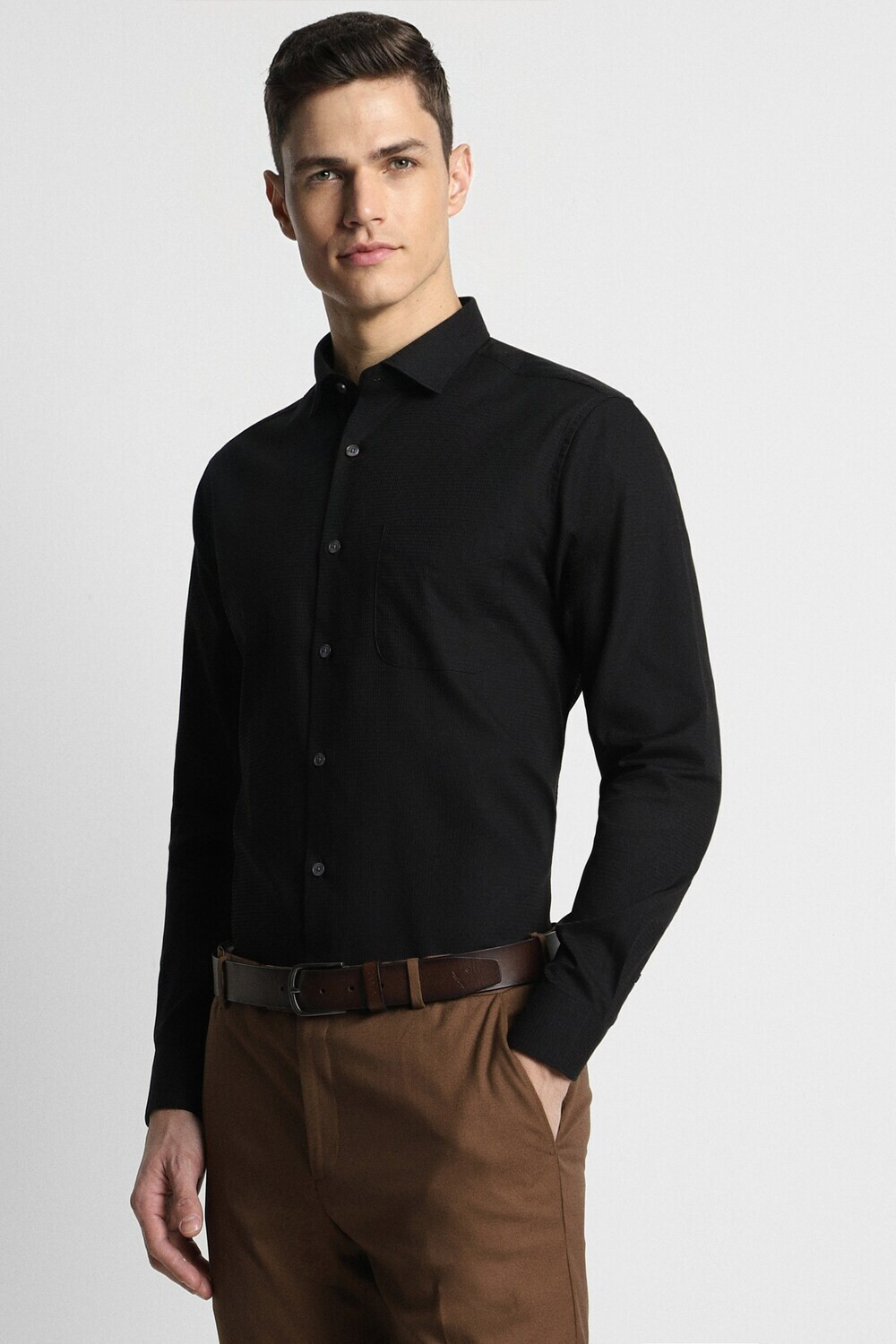 Image of PETER ENGLAND Men Solid Formal Black Shirt