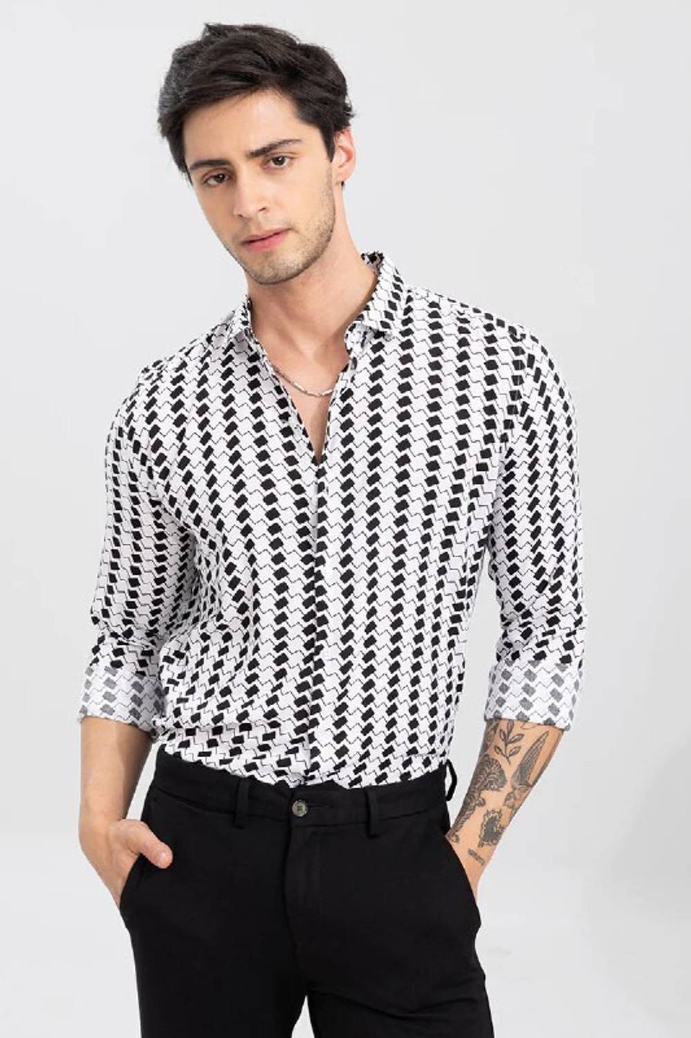 bridon creation Men Printed Casual Black, White Shirt