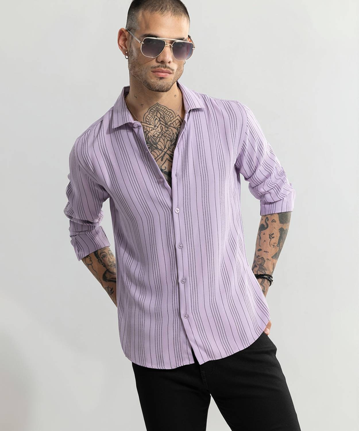 Snitch Men Slim Fit Striped Spread Collar Casual Shirt