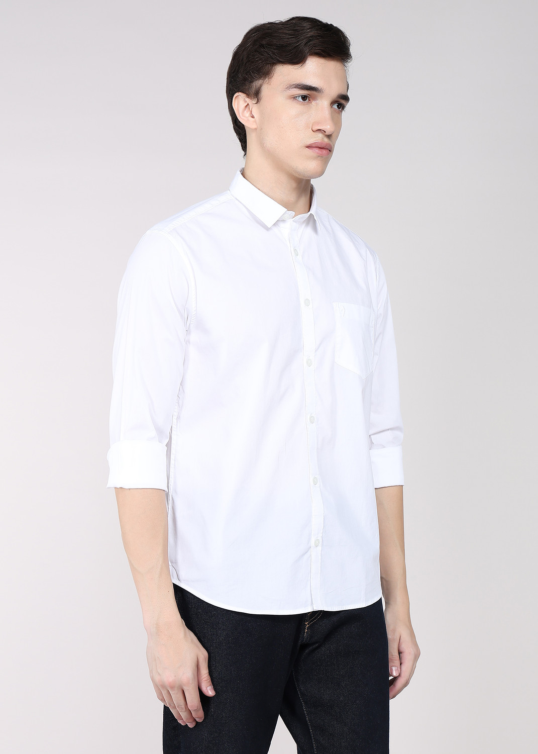 Image of INDIAN TERRAIN Men Solid Casual White Shirt