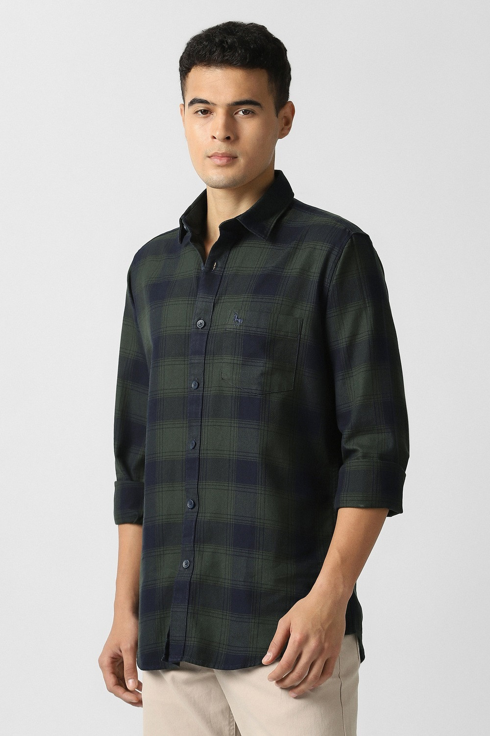 Image of VAN HEUSEN Men Slim Fit Checkered Casual Shirt