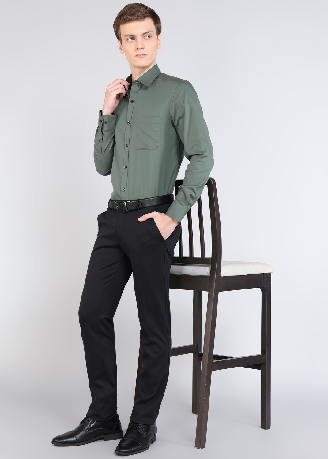 Image of LOUIS PHILIPPE Men Solid Formal Green Shirt