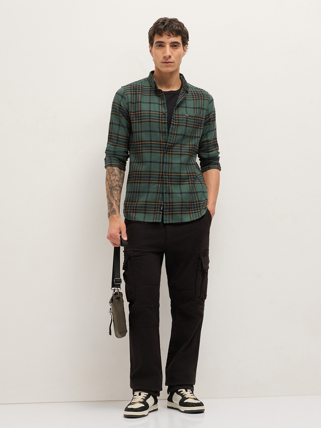 Image of THE BEAR HOUSE Men Checkered Casual Green Shirt