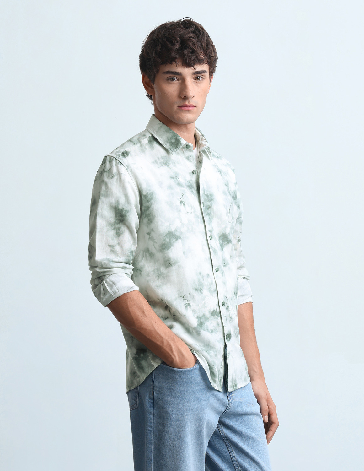 Image of FLYING MACHINE Men Slim Fit Printed Spread Collar Casual Shirt
