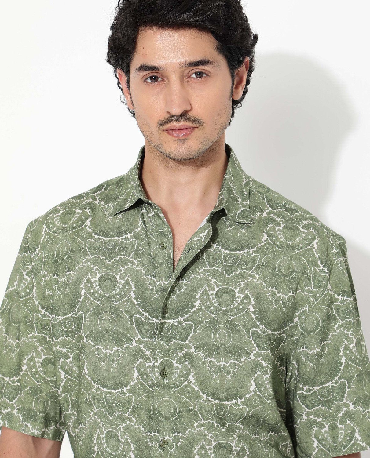 Image of RARE RABBIT Men Printed Casual Green Shirt