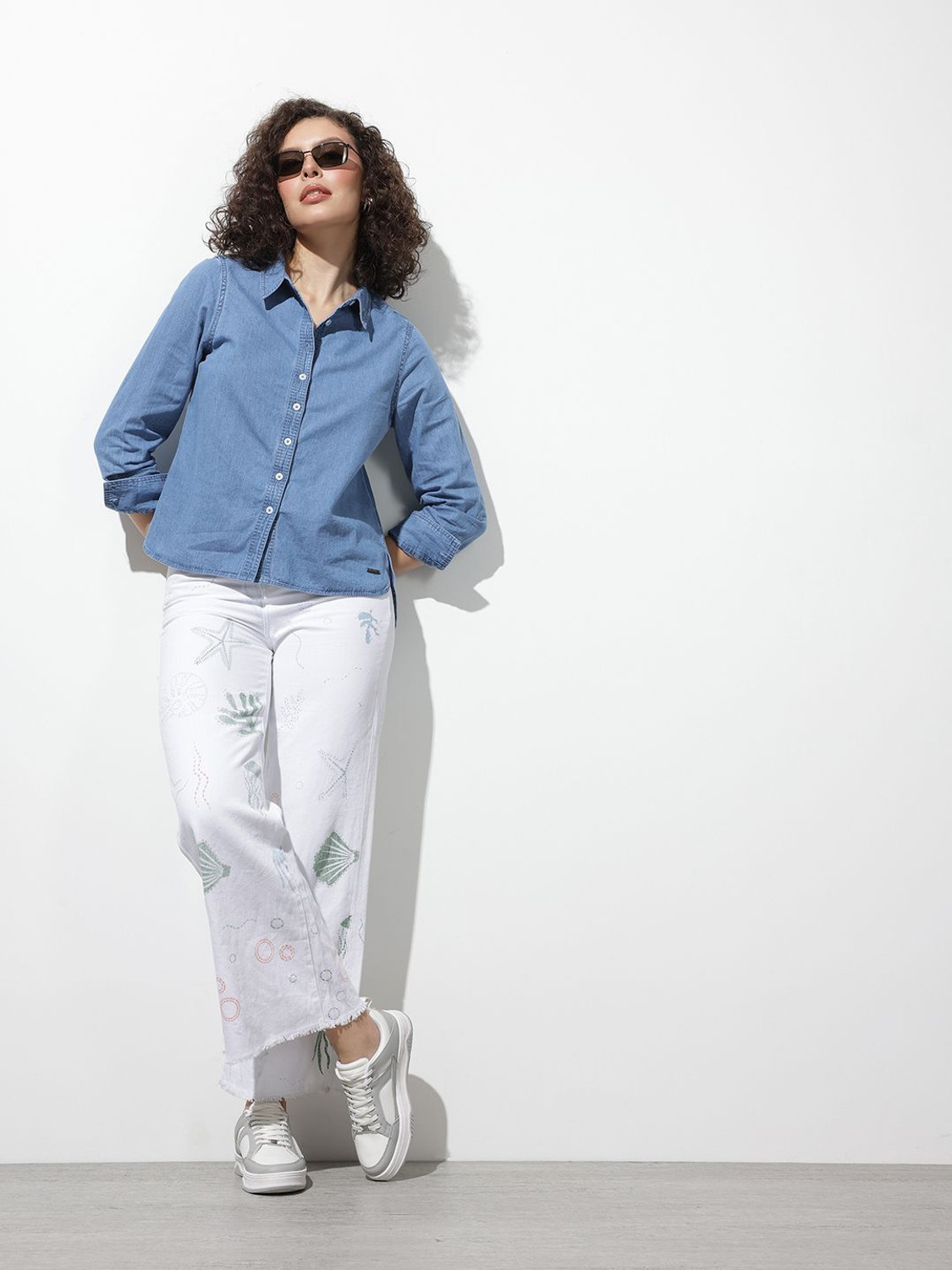 Image of Roadster Women Regular Fit Solid Spread Collar Casual Shirt