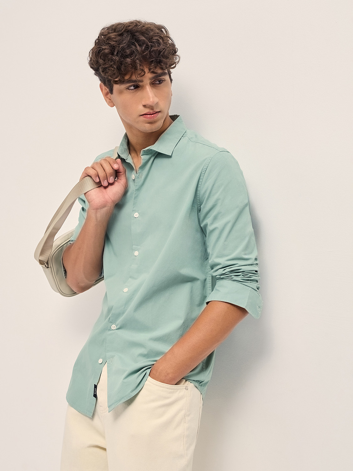 Image of THE BEAR HOUSE Men Solid Casual Green Shirt