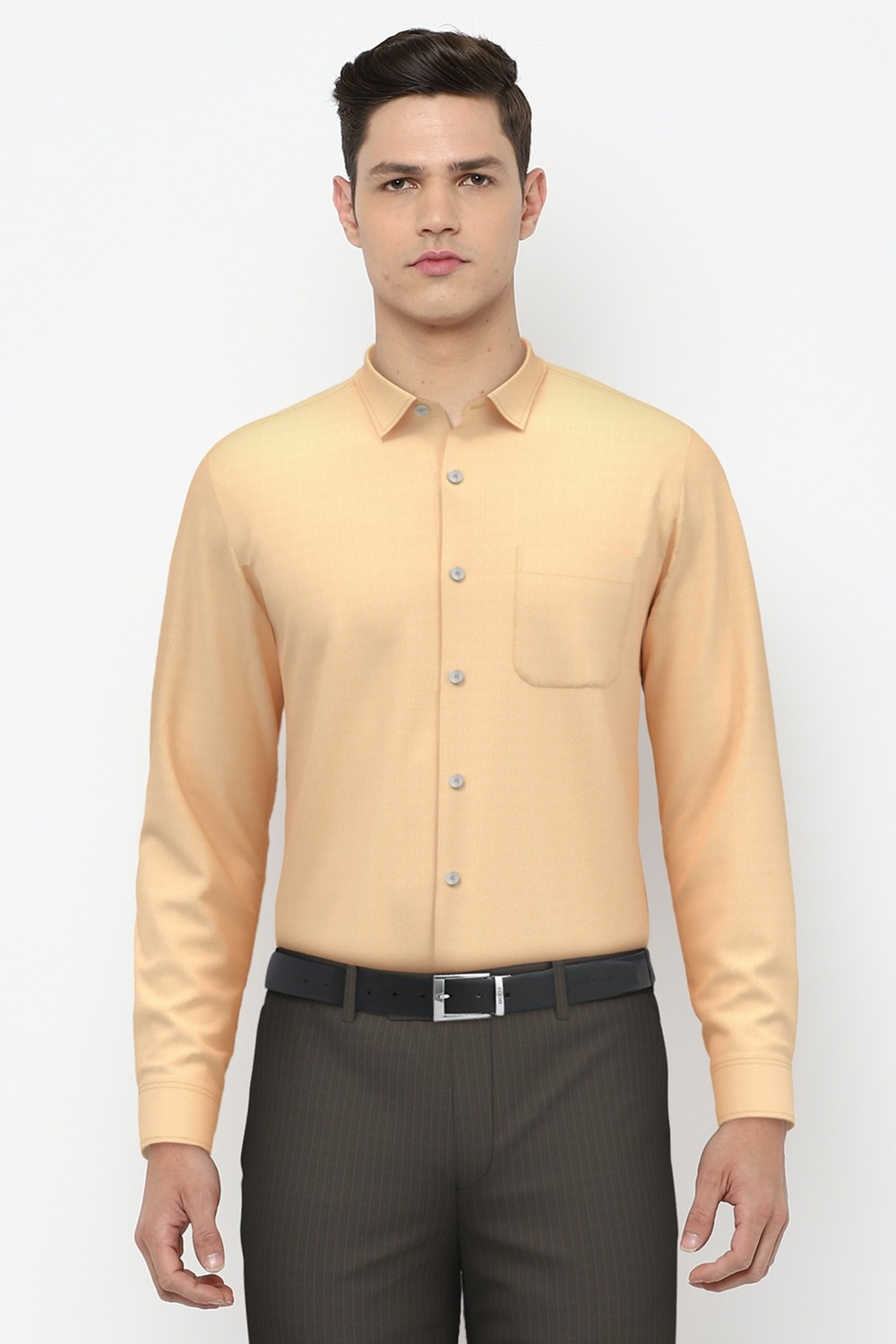 Image of PETER ENGLAND Men Regular Fit Solid Spread Collar Formal Shirt