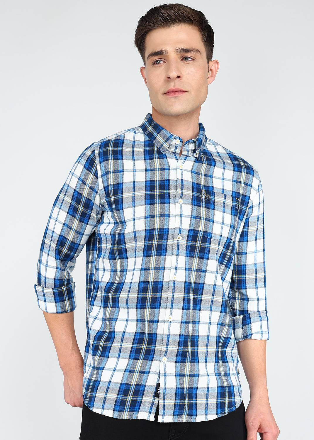 THE BEAR HOUSE Men Slim Fit Checkered Button Down Collar Casual S