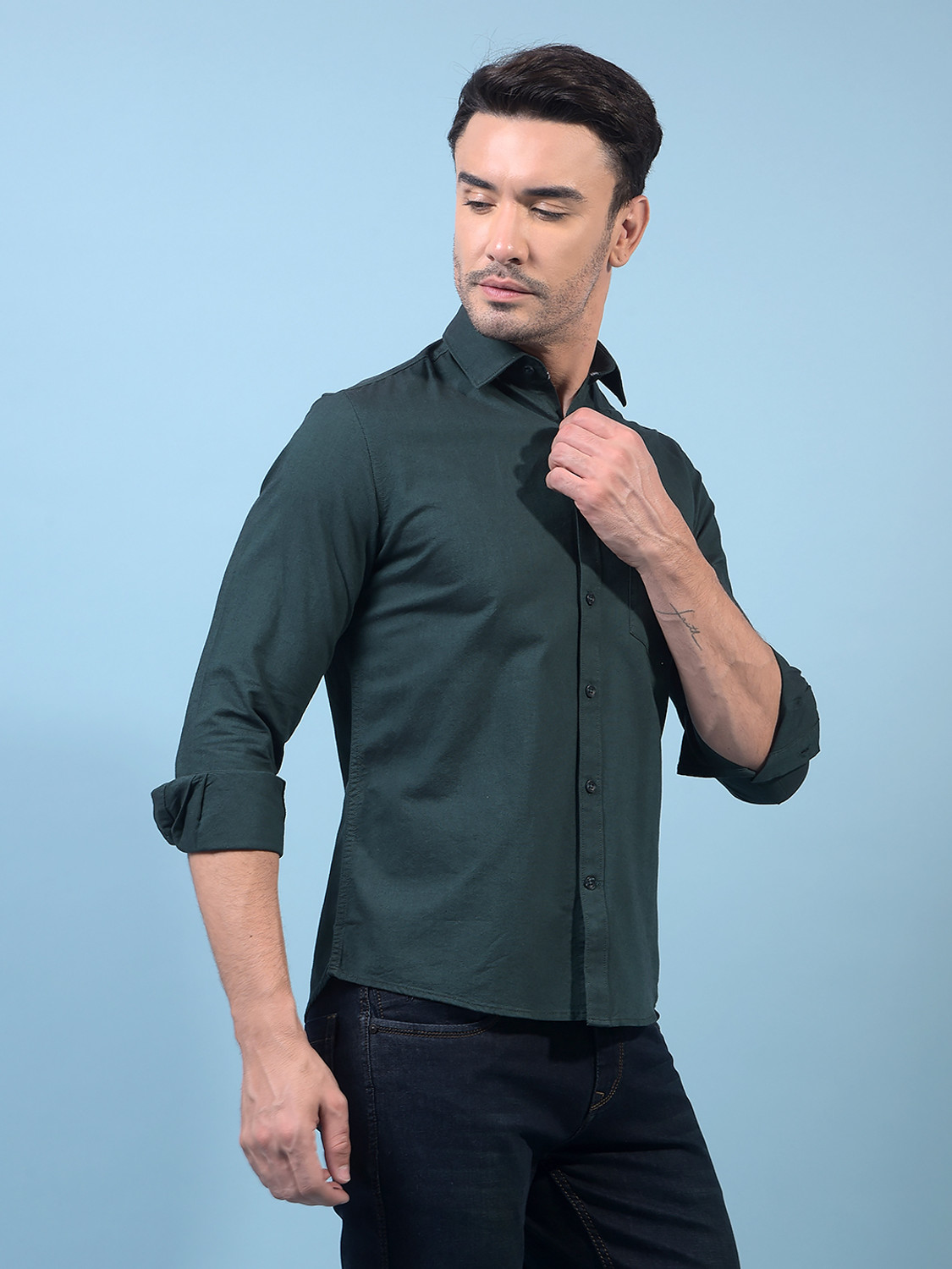 Image of CRIMSOUNE CLUB Men Solid Casual Green Shirt