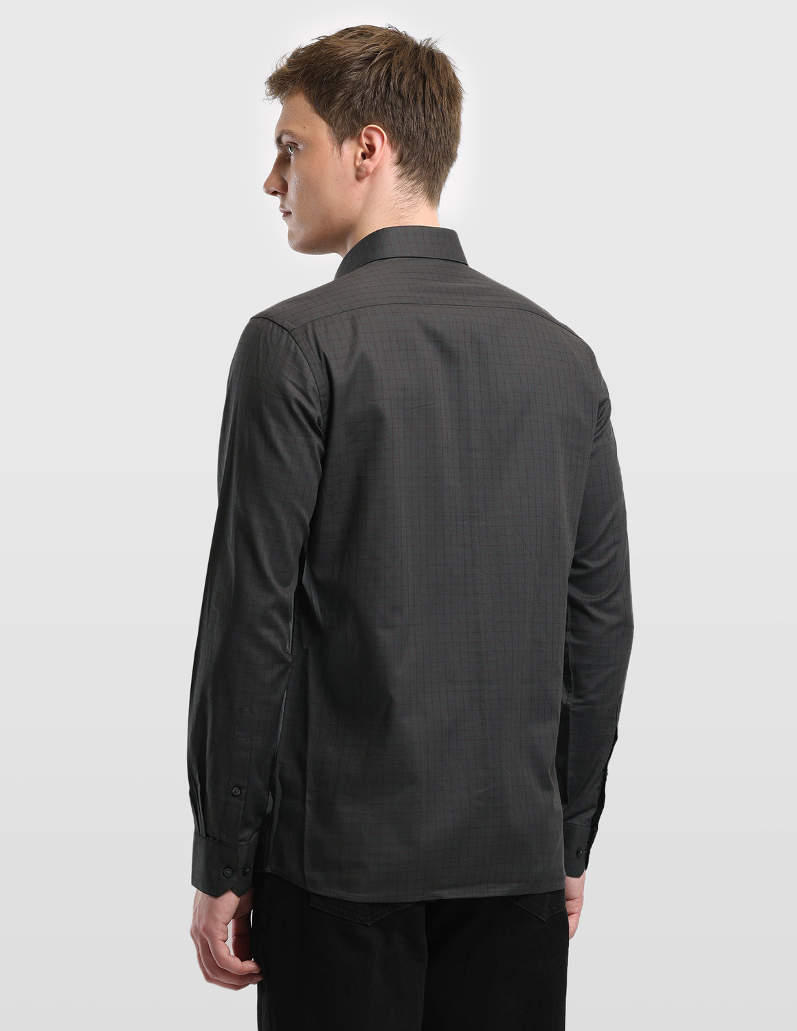Image of ARROW Men Slim Fit Checkered Spread Collar Casual Shirt