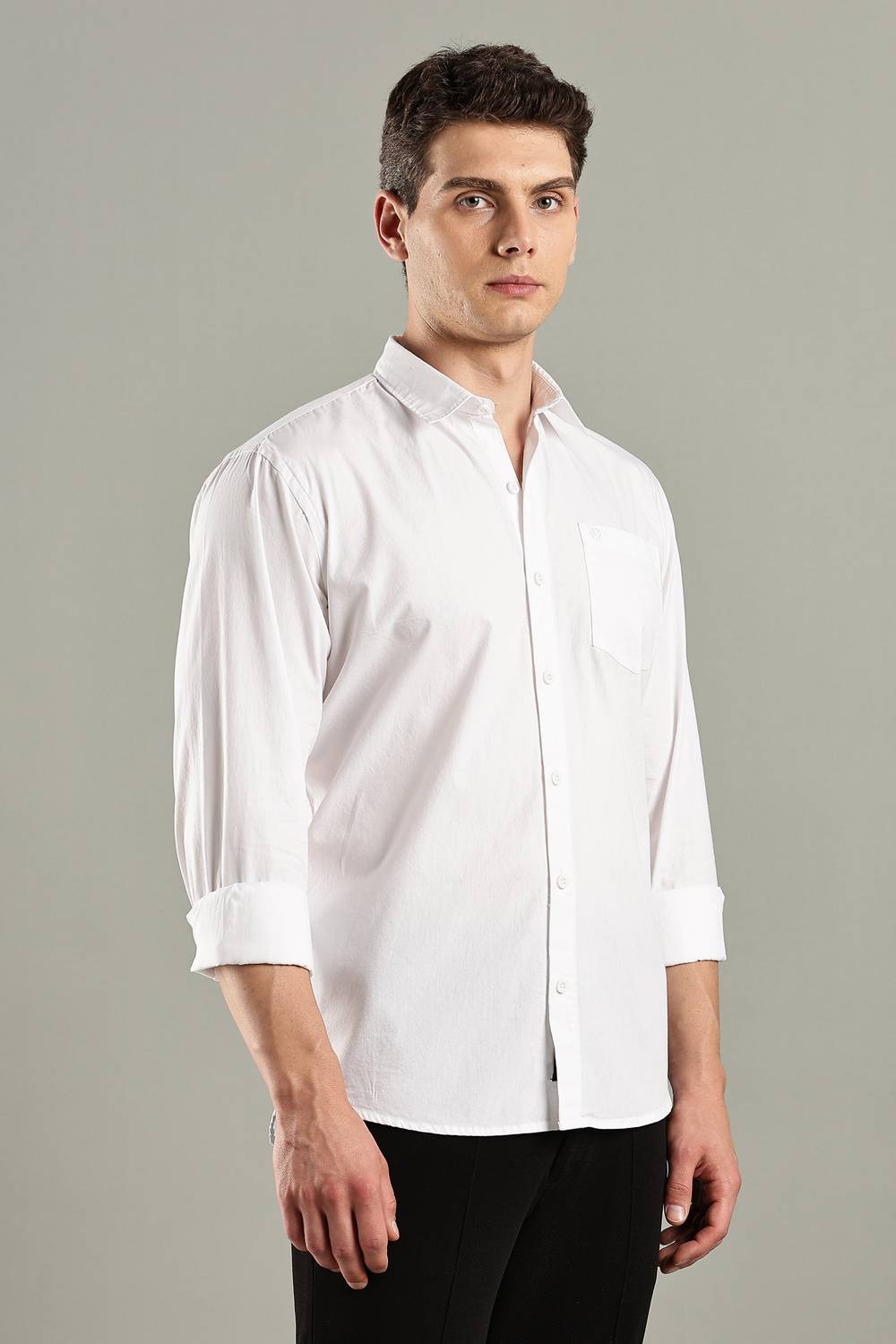 BLUE SQUAD Men Slim Fit Solid Spread Collar Casual Shirt