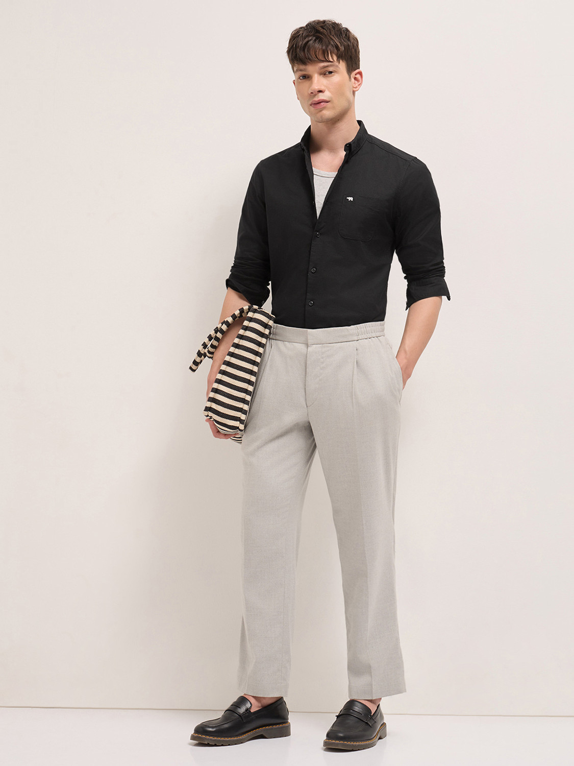 Image of THE BEAR HOUSE Men Solid Casual Black Shirt