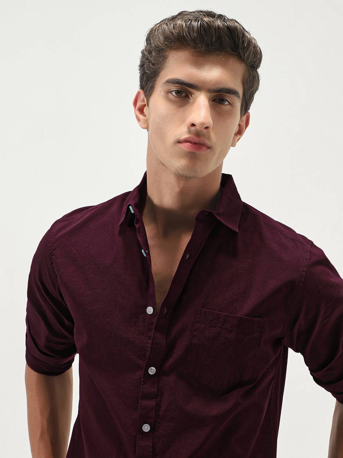 Urbano Men Solid Casual Maroon Shirt - Image 5