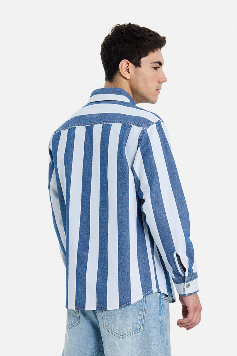 Image of Snitch Men Relaxed Fit Striped Spread Collar Casual Shirt