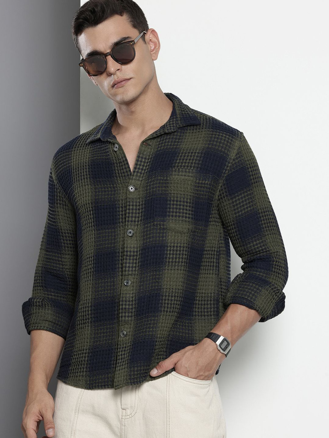 Image of The Indian Garage Co. Men Relaxed Fit Checkered Cut Away Collar Casual Shirt