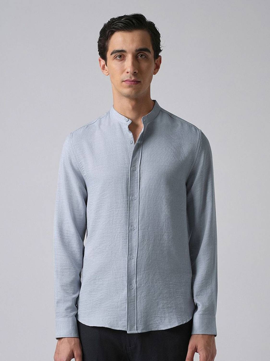 Banana Club Men Solid Casual Blue Shirt