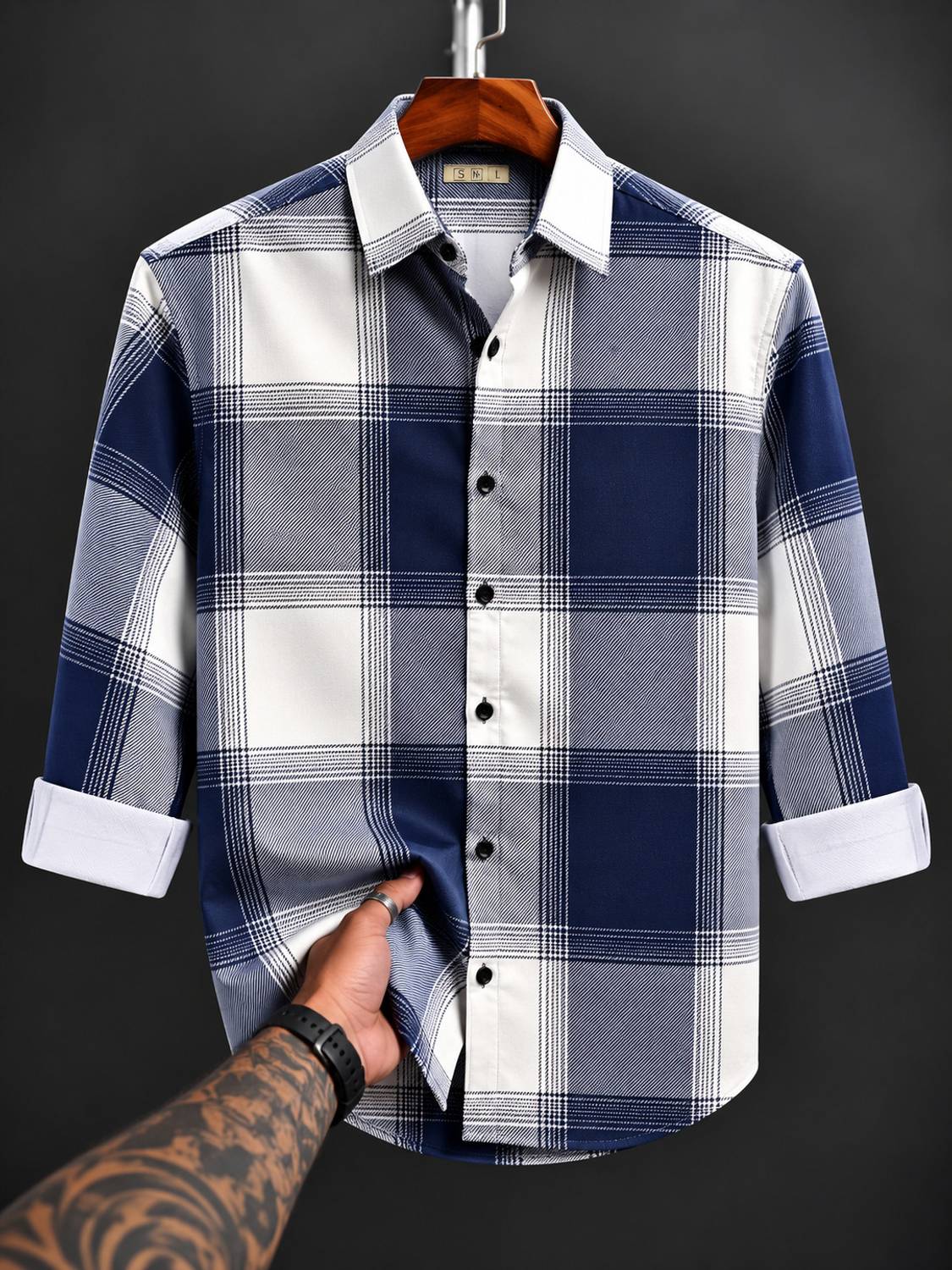 Men Regular Fit Checkered Spread Collar Casual Shirt - Image 1