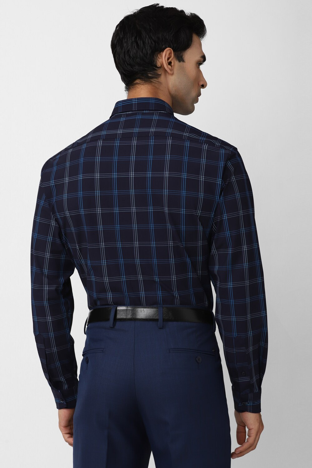 Image of VAN HEUSEN Men Slim Fit Checkered Formal Shirt