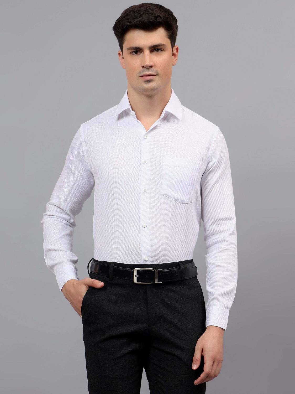 Yugnik Men Solid Casual White Shirt