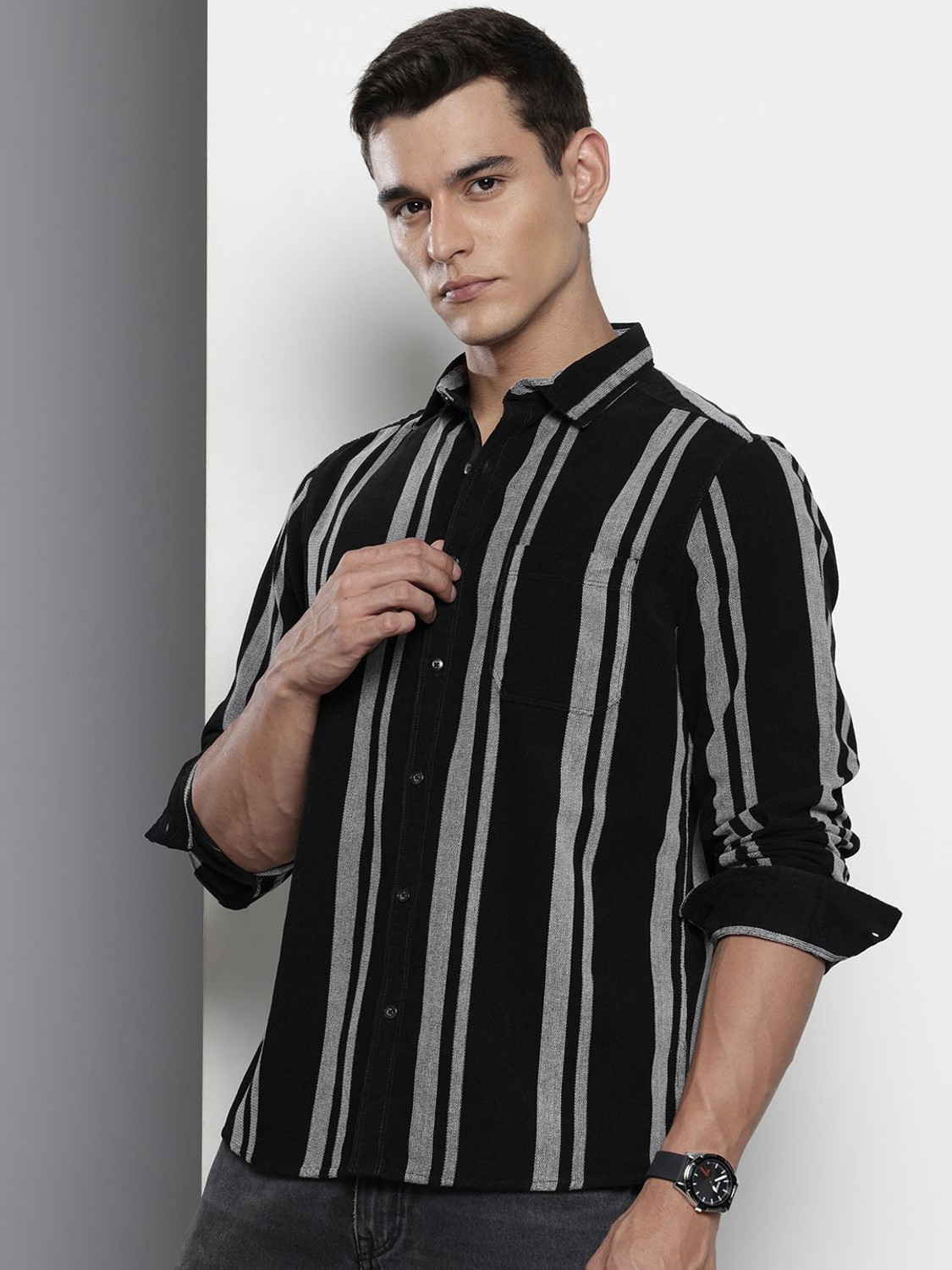Image of The Indian Garage Co. Men Printed Casual Black Shirt