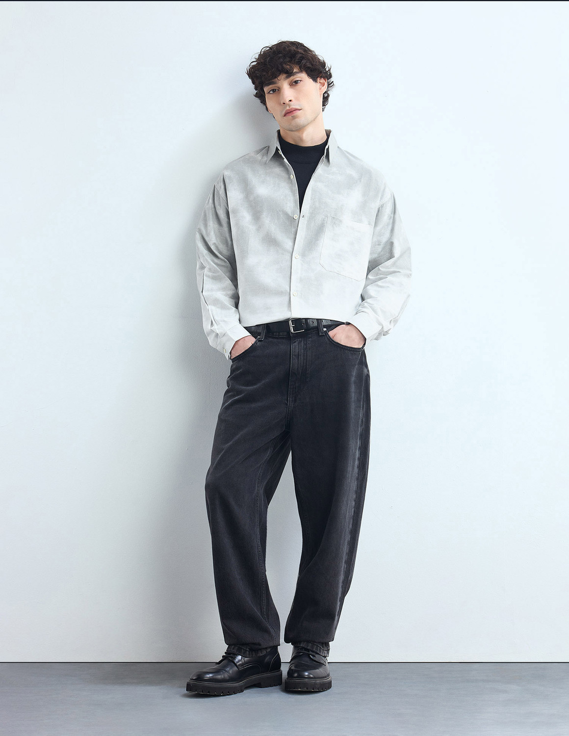 Image of FLYING MACHINE Men Relaxed Fit Dyed /Ombre Spread Collar Casual Shirt