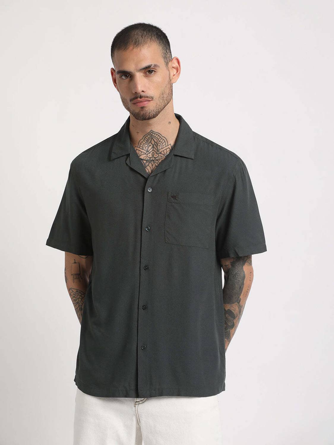 THE BEAR HOUSE Men Solid Casual Green Shirt