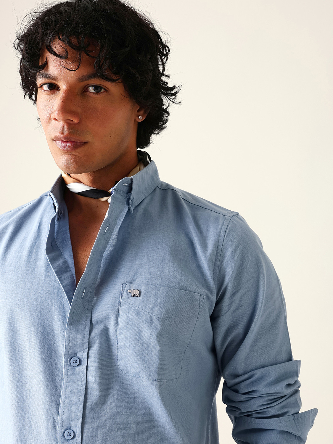 Image of THE BEAR HOUSE Men Solid Casual Blue Shirt