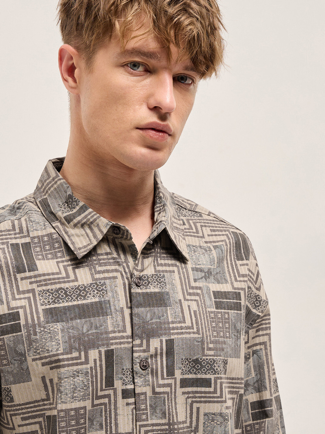 Image of THE BEAR HOUSE Men Printed Casual Beige Shirt