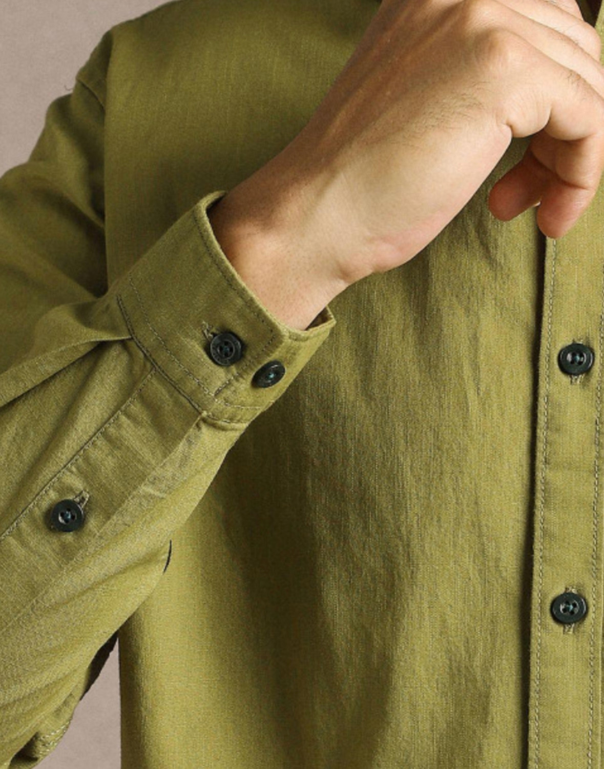 Image of LOUIS PHILIPPE Men Solid Casual Green Shirt