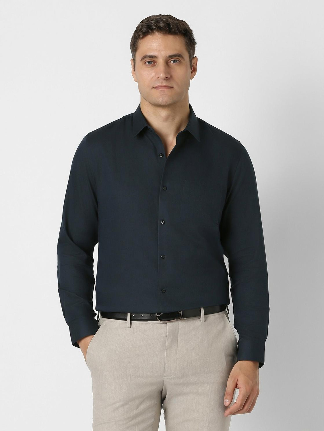 Image of PETER ENGLAND Men Slim Fit Solid Formal Shirt