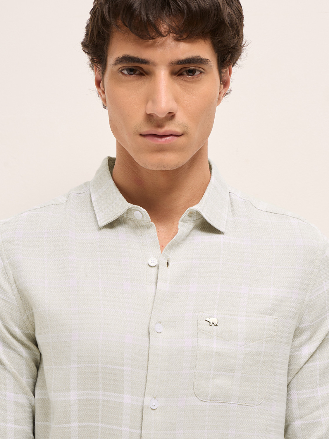 Image of THE BEAR HOUSE Men Slim Fit Checkered Spread Collar Casual Shirt