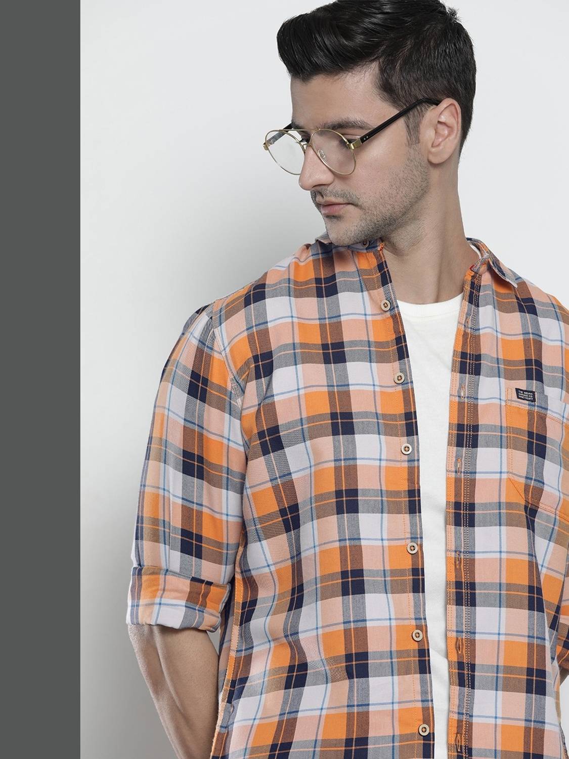 The Indian Garage Co. Men Slim Fit Checkered Spread Collar Casual