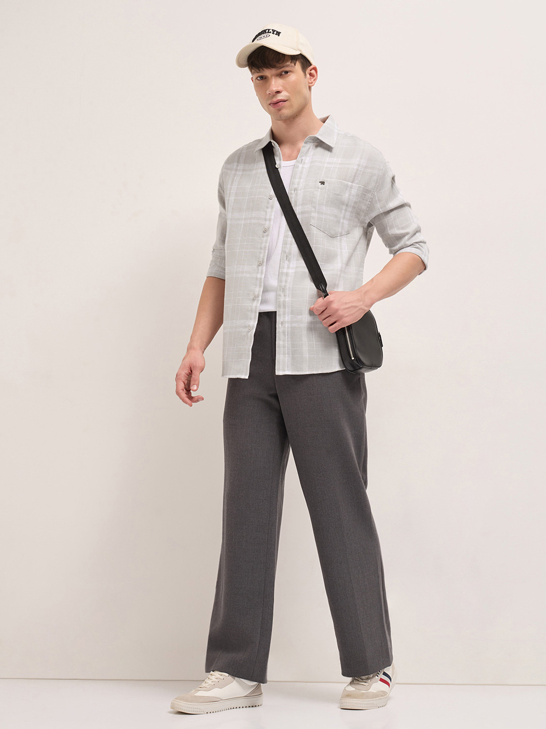 Image of THE BEAR HOUSE Men Checkered Casual Grey Shirt