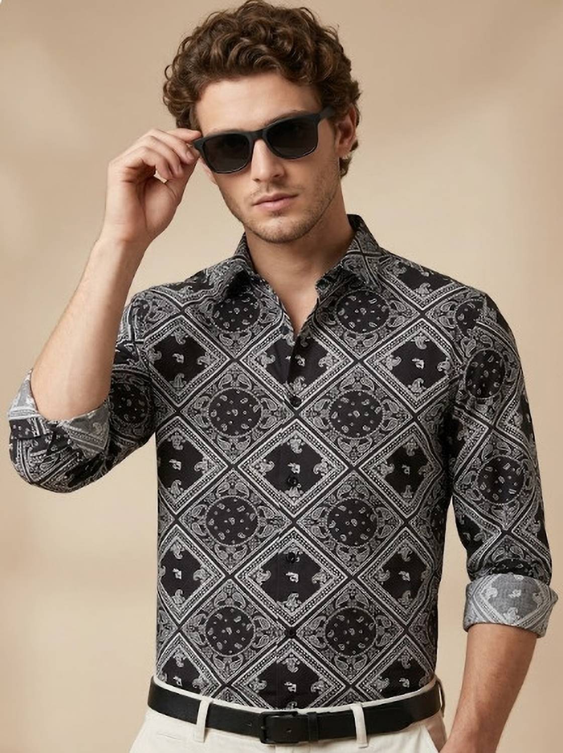 Roadster Men Slim Fit Printed Spread Collar Casual Shirt