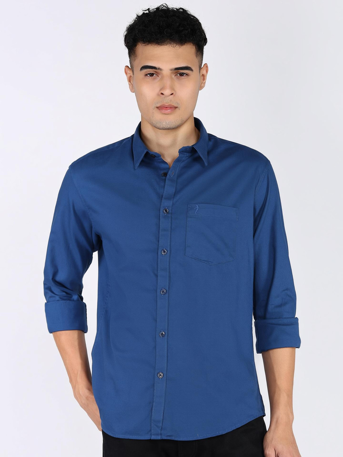 Image of INDIAN TERRAIN Men Solid Casual Dark Blue Shirt