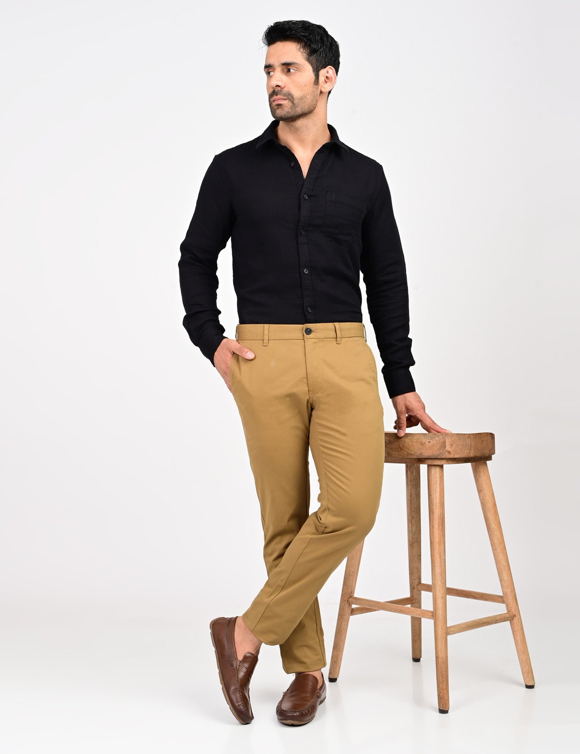Image of INDIAN TERRAIN Men Slim Fit Solid Casual Shirt