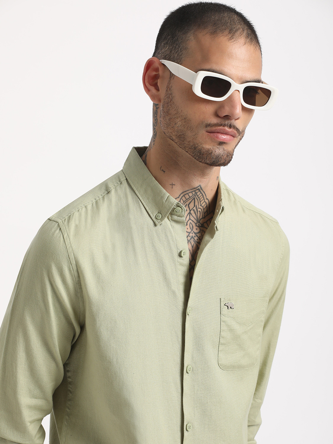 Image of THE BEAR HOUSE Men Solid Casual Green Shirt