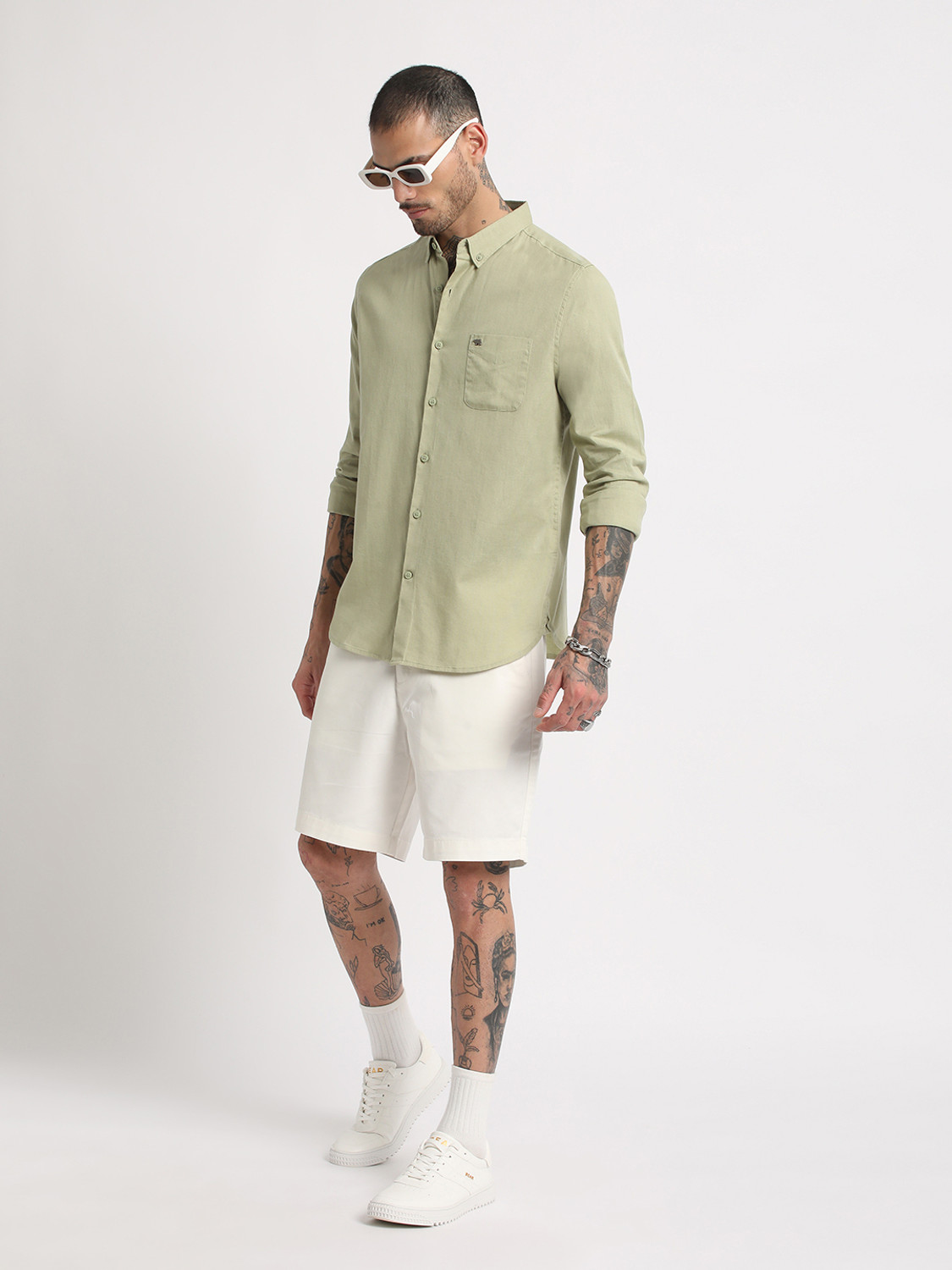 Image of THE BEAR HOUSE Men Solid Casual Green Shirt