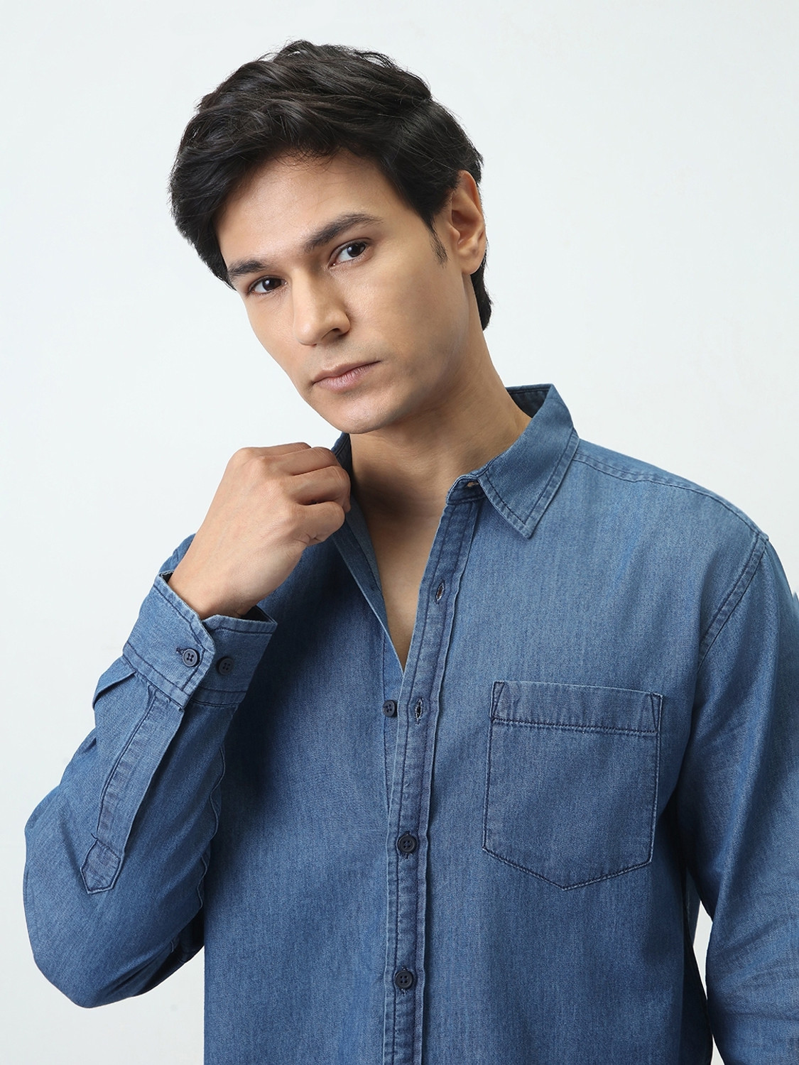 Image of Urbano Fashion Men Solid Casual Blue Shirt