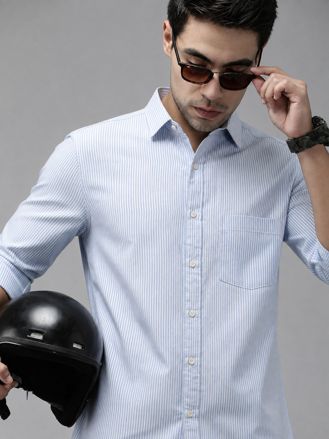 Image of Roadster Men Regular Fit Striped Spread Collar Casual Shirt