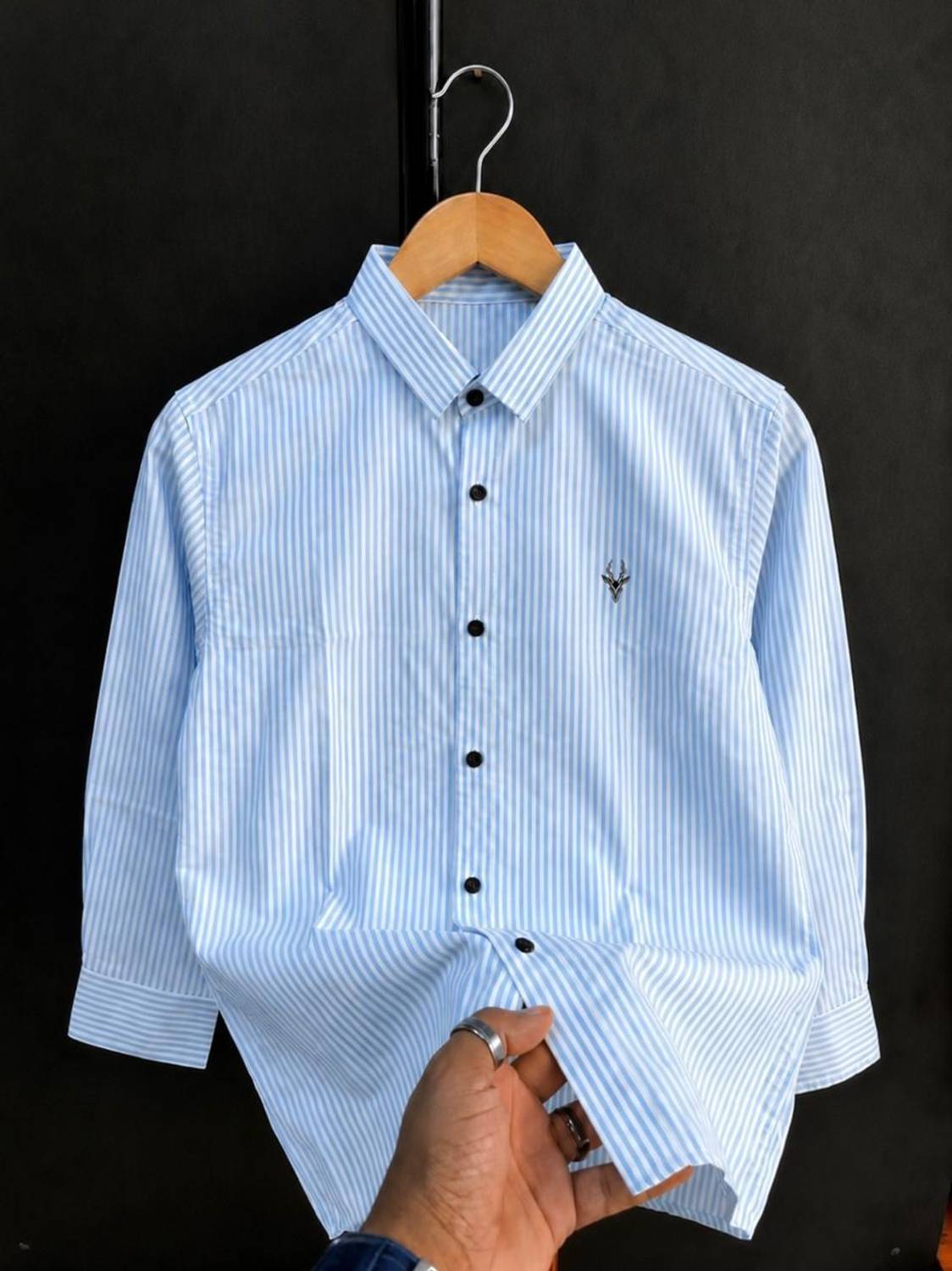 Waridashi Men Striped Casual Blue Shirt - Image 1