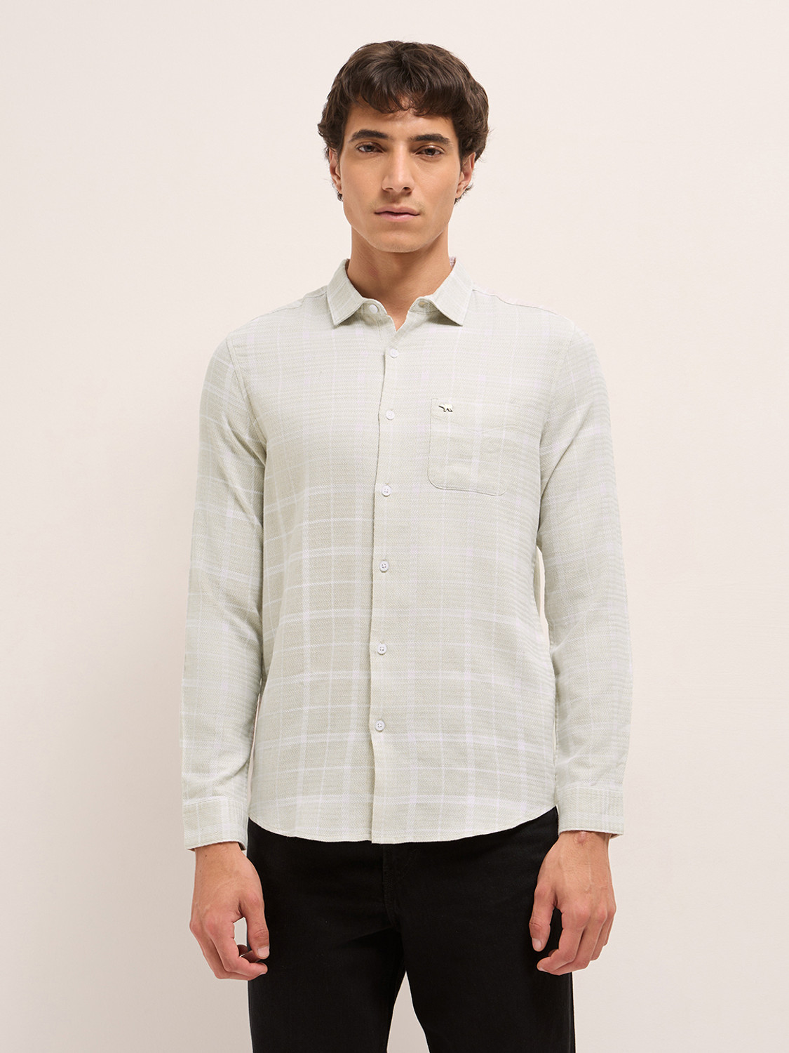 Image of THE BEAR HOUSE Men Slim Fit Checkered Spread Collar Casual Shirt